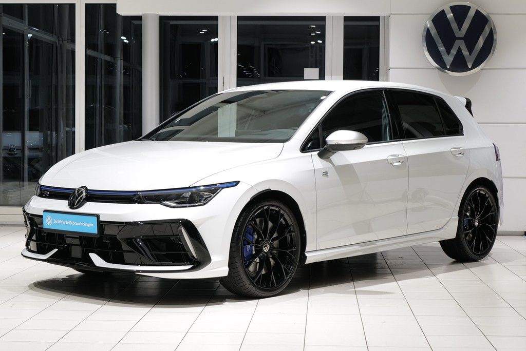 Volkswagen Golf 2026 г. Белый, пробег 5642 км