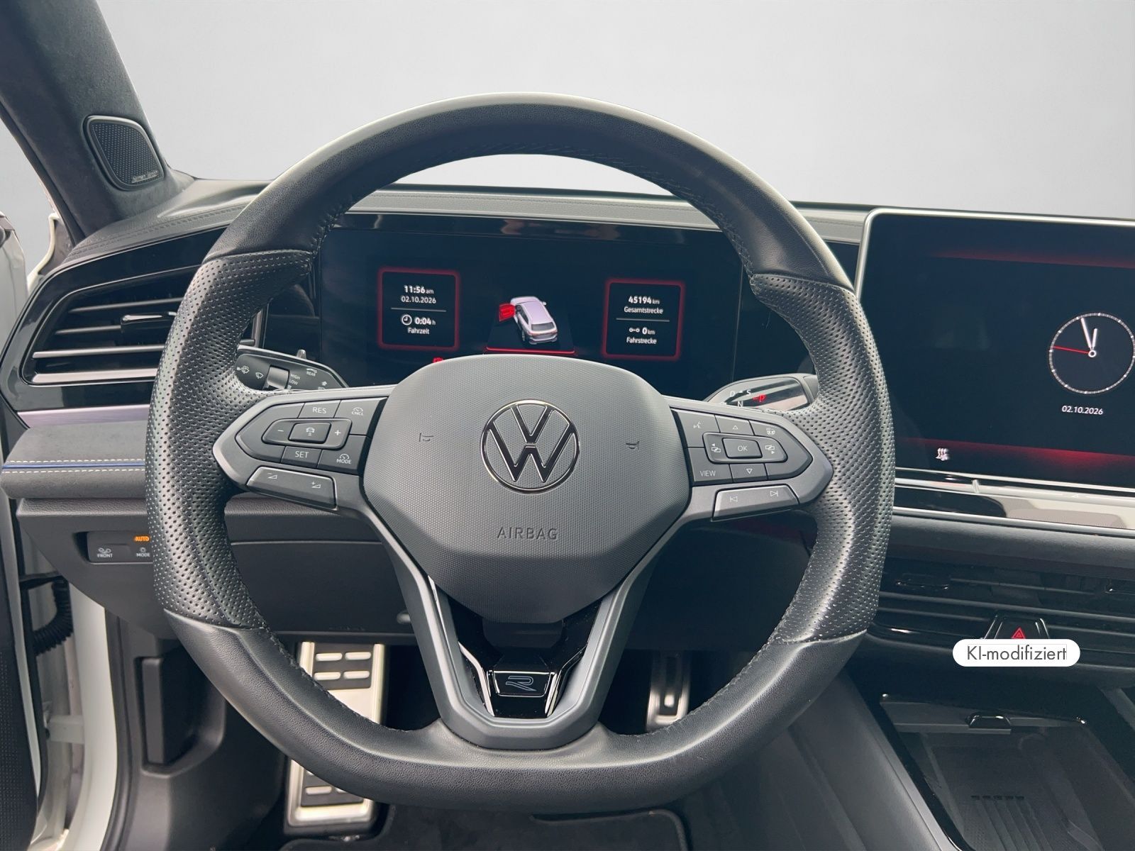 Volkswagen PASSAT VARIANT 2024 г. Белый, пробег 45193 км