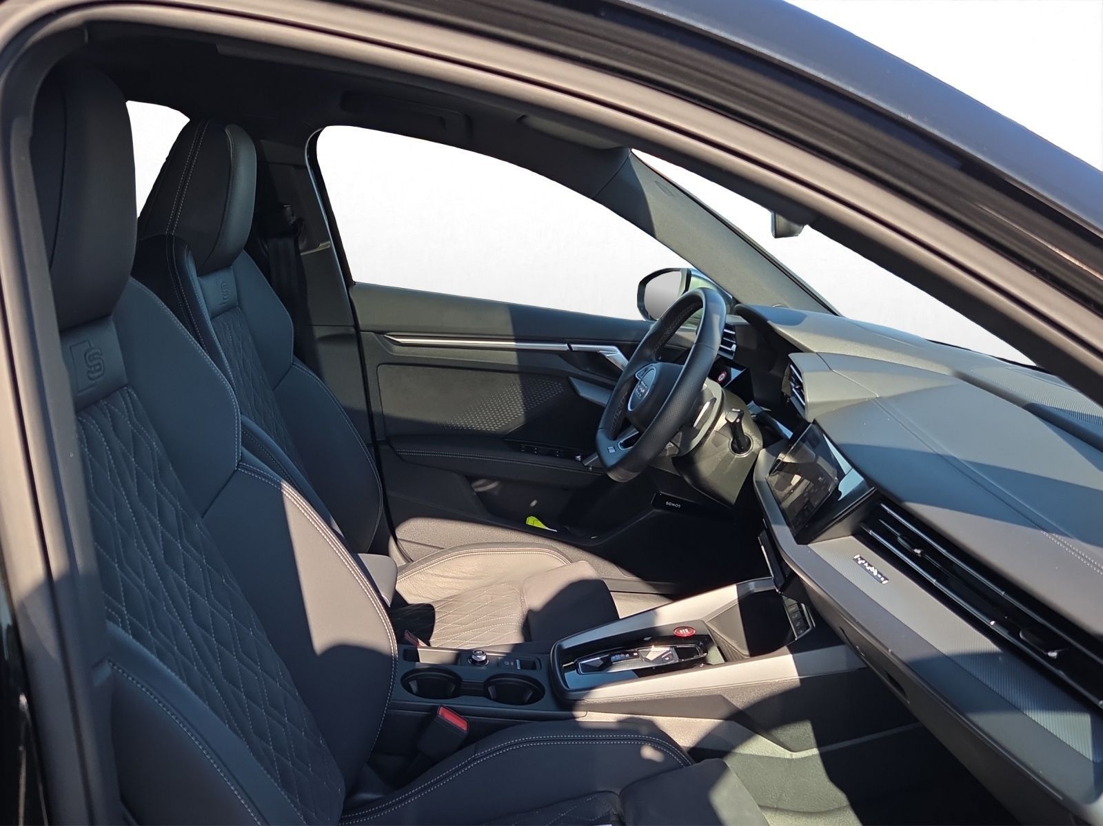 Audi S3 2025 г. Чёрный, пробег 19950 км