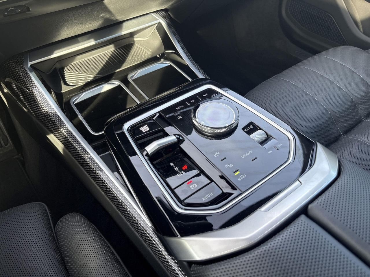 BMW 740 2023 г. Серый, пробег 30000 км