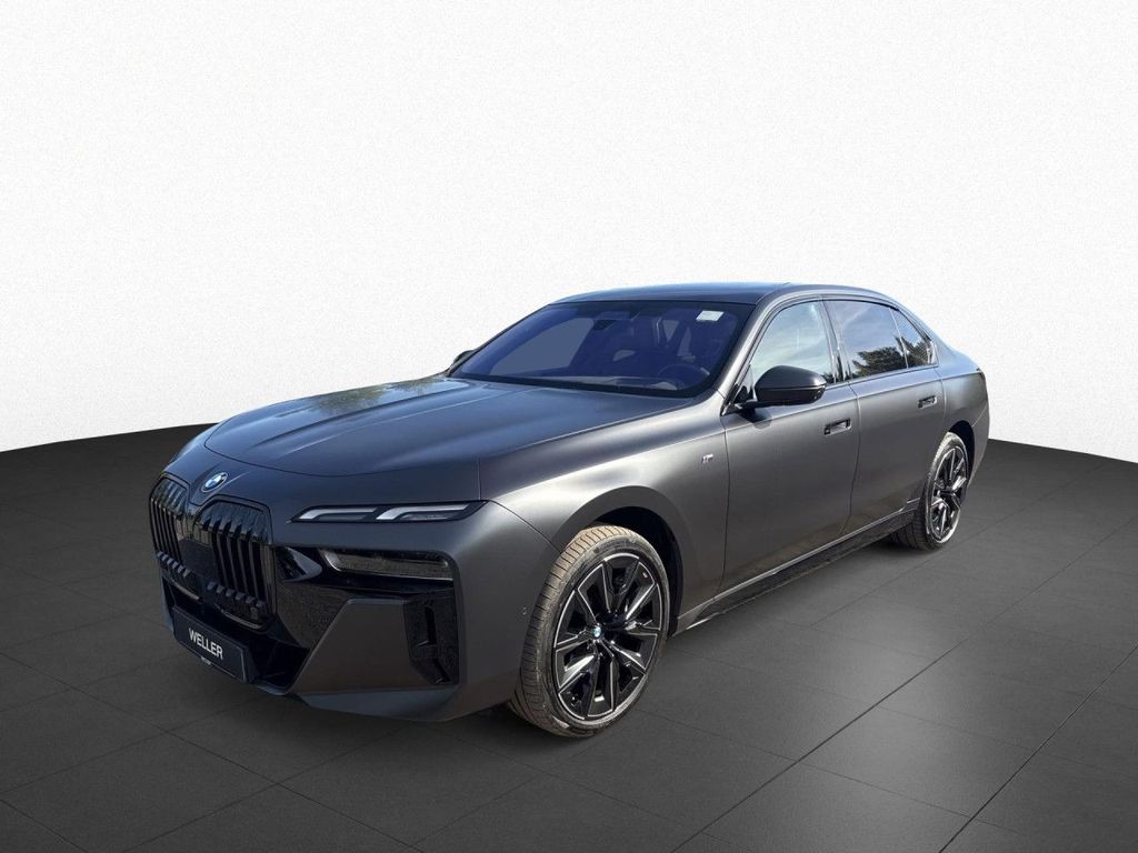 BMW 740 2023 г. Серый, пробег 30000 км