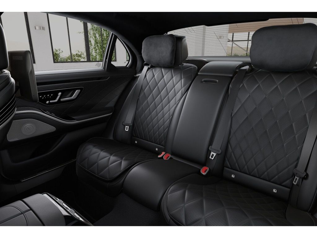 Mercedes-Benz S 450 2024 г. Белый, пробег 53931 км