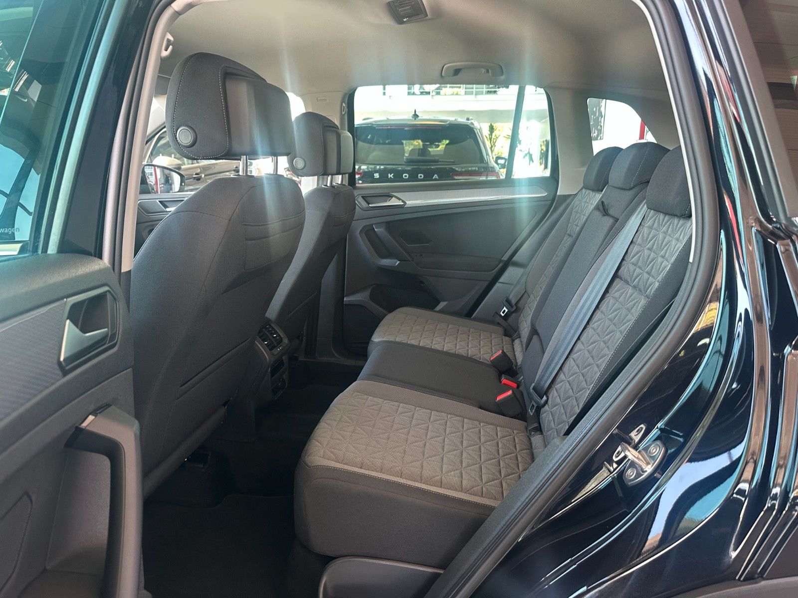 Volkswagen Tiguan 2022 г. Чёрный, пробег 46142 км