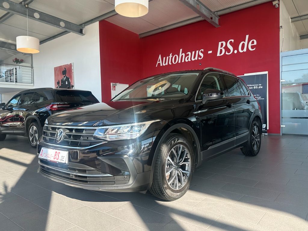 Volkswagen Tiguan 2022 г. Чёрный, пробег 46142 км