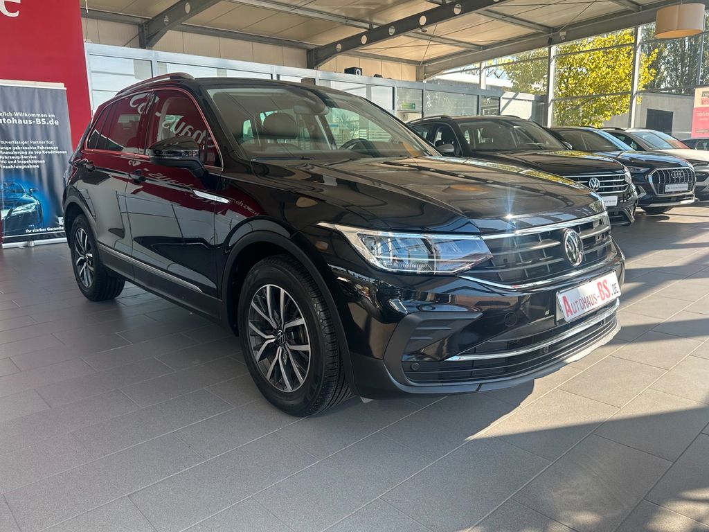 Volkswagen Tiguan 2022 г. Чёрный, пробег 46142 км