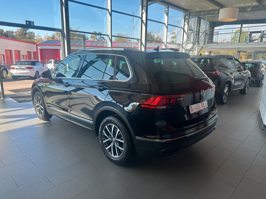 Volkswagen Tiguan 2022 г. Чёрный, пробег 46142 км