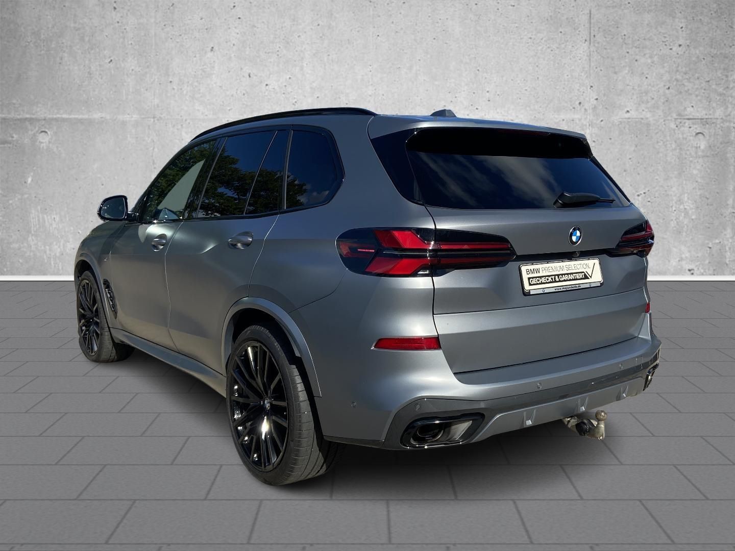 BMW X5 2024 г. Серый, пробег 52824 км