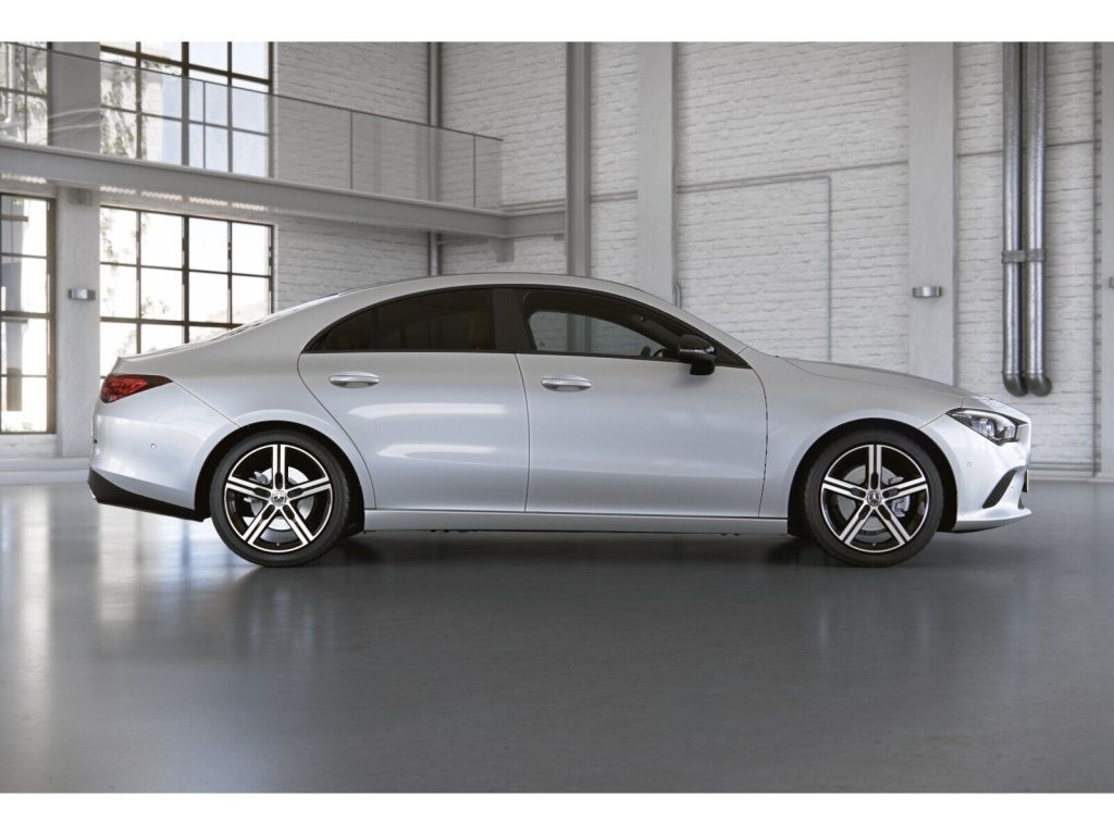 Mercedes-Benz CLA 200 2023 г. Белый, пробег 57330 км