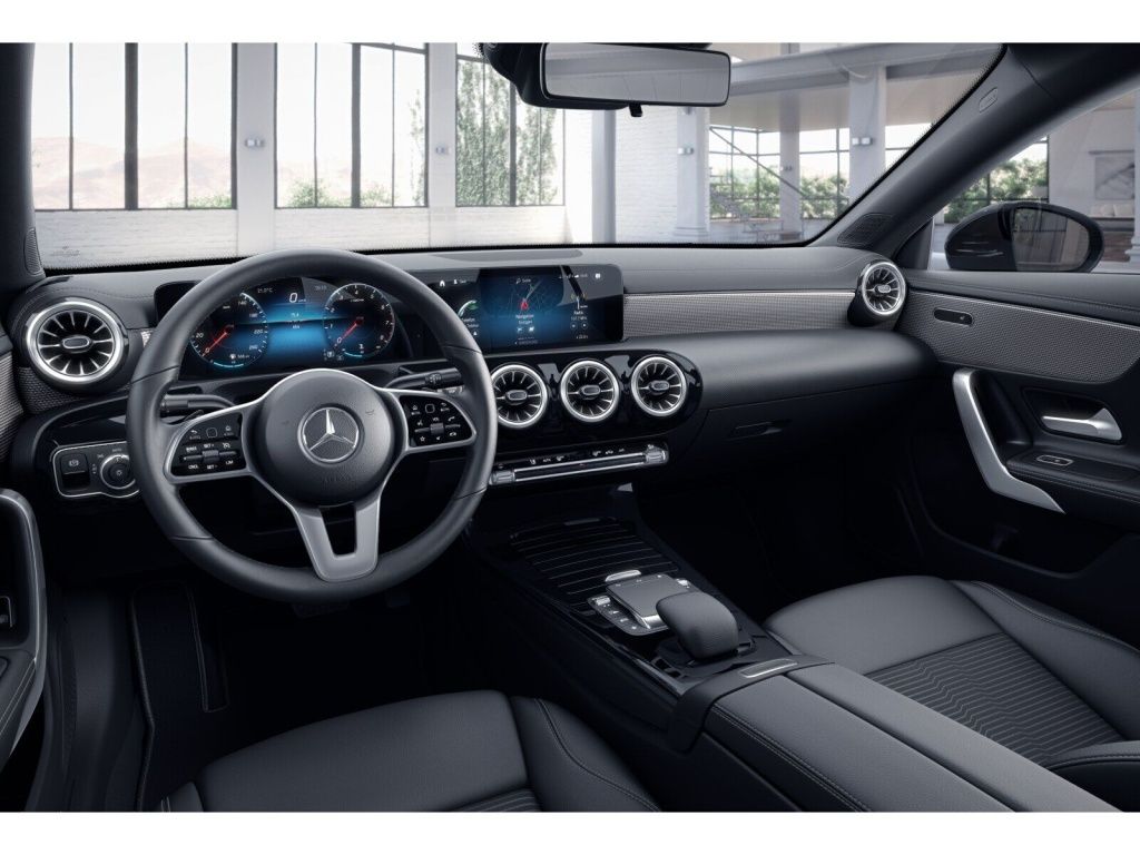 Mercedes-Benz CLA 200 2023 г. Белый, пробег 57330 км