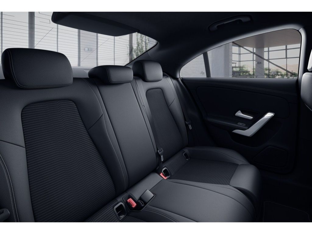 Mercedes-Benz CLA 200 2023 г. Белый, пробег 57330 км