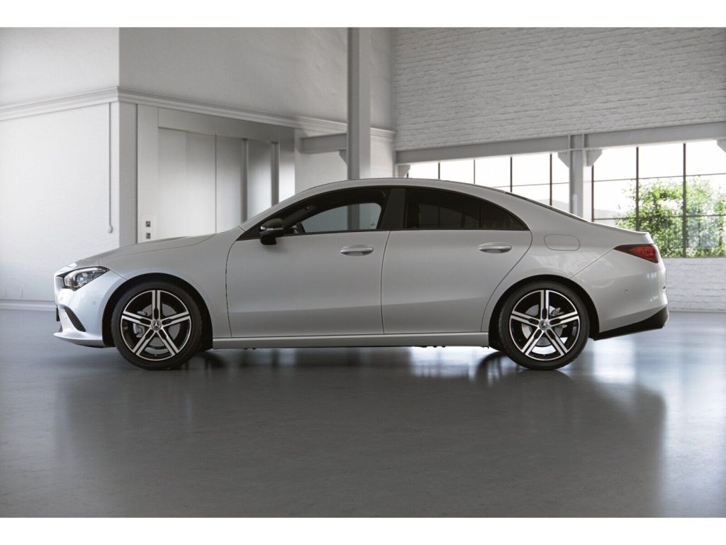 Mercedes-Benz CLA 200 2023 г. Белый, пробег 57330 км