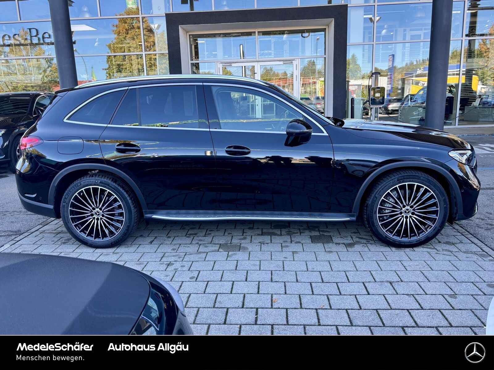 Mercedes-Benz GLC 300 2025 г. Чёрный, пробег 10574 км