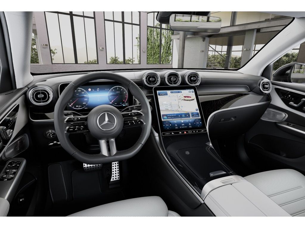 Mercedes-Benz GLC 300 2025 г. Чёрный, пробег 19986 км