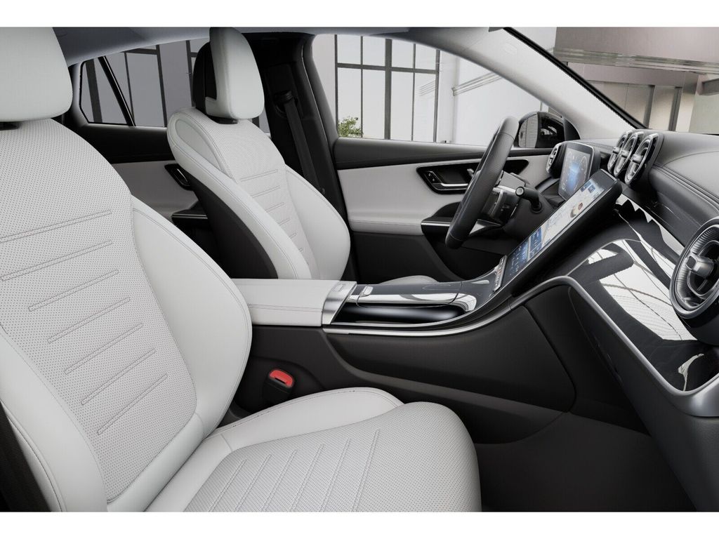 Mercedes-Benz GLC 300 2025 г. Чёрный, пробег 19986 км