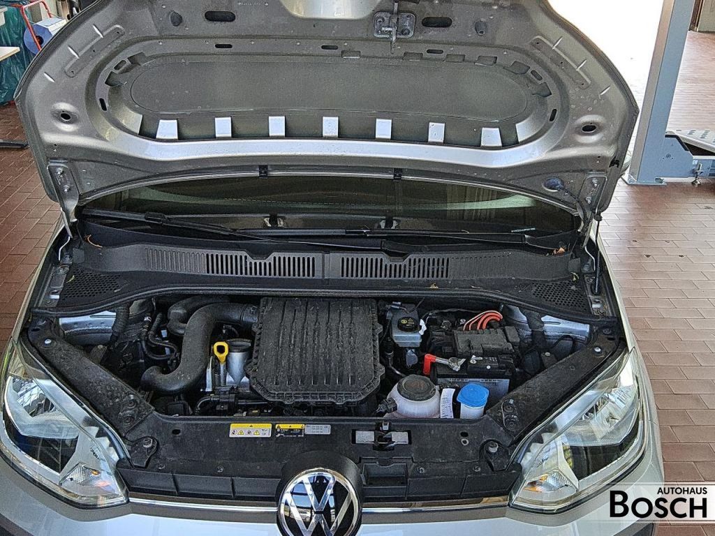 Volkswagen up! 2023 г. Серый, пробег 39108 км
