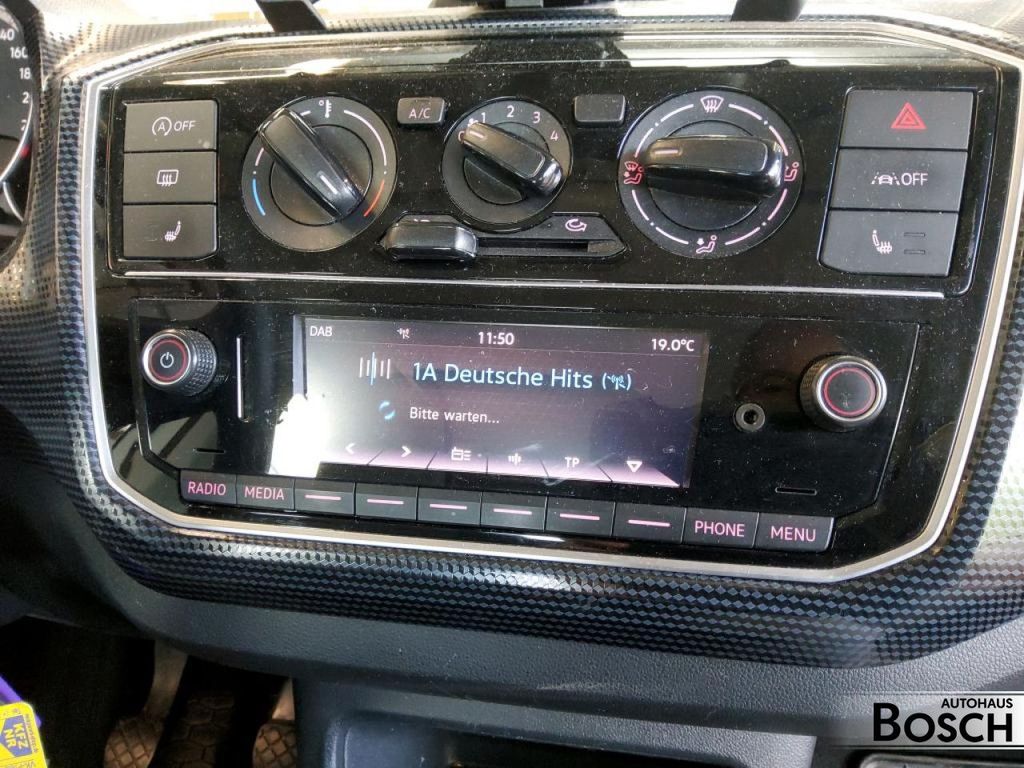 Volkswagen up! 2023 г. Белый, пробег 46915 км