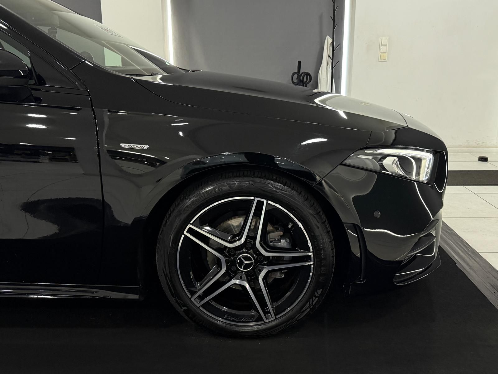 Mercedes-Benz A 180 2022 г. Чёрный, пробег 40503 км