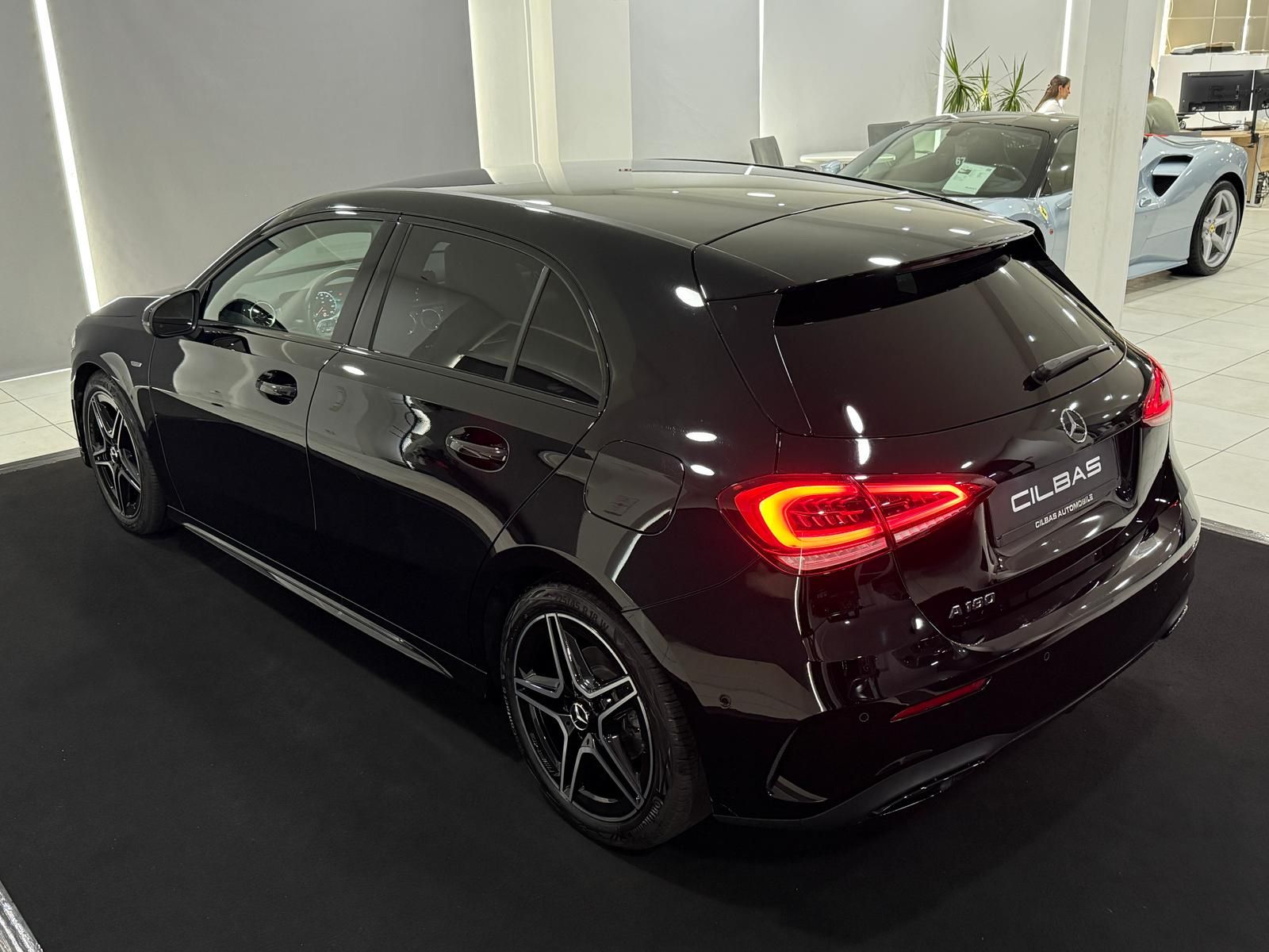 Mercedes-Benz A 180 2022 г. Чёрный, пробег 40503 км