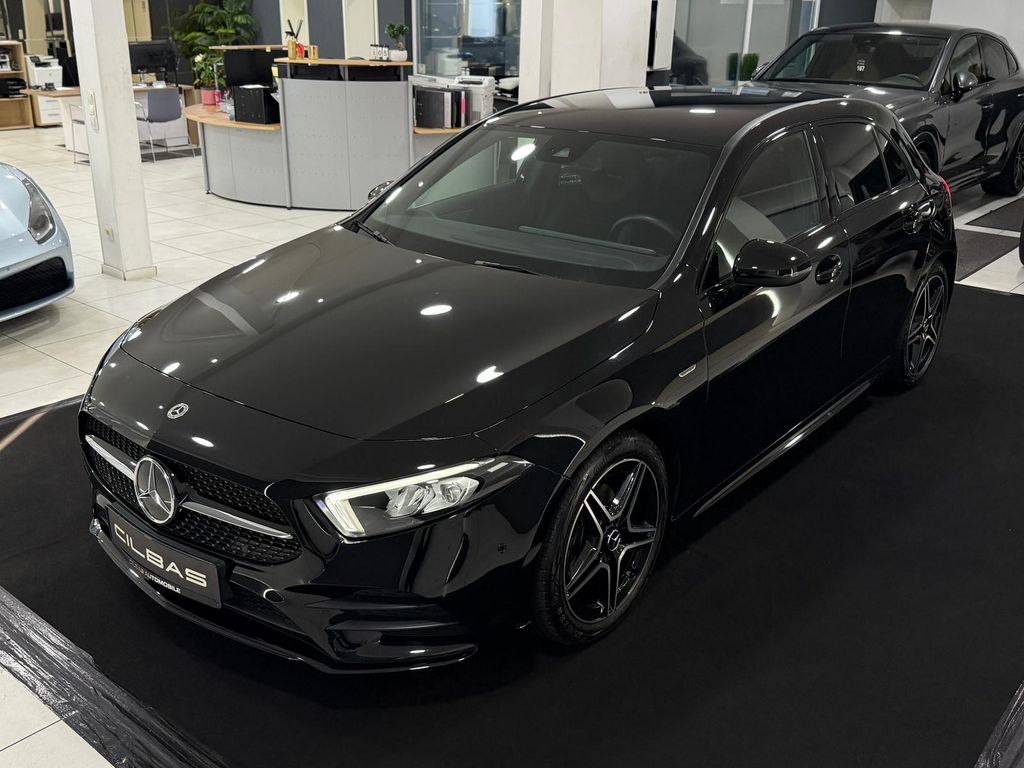 Mercedes-Benz A 180 2022 г. Чёрный, пробег 40503 км