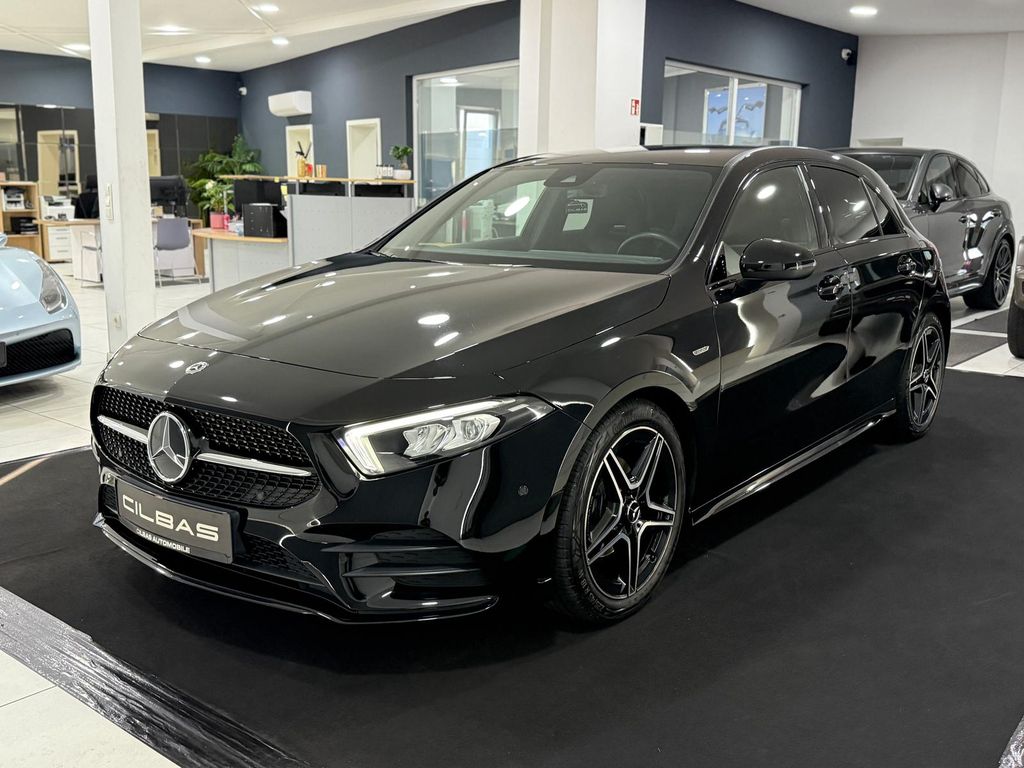 Mercedes-Benz A 180 2022 г. Чёрный, пробег 40503 км