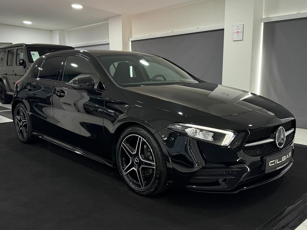 Mercedes-Benz A 180 2022 г. Чёрный, пробег 40503 км