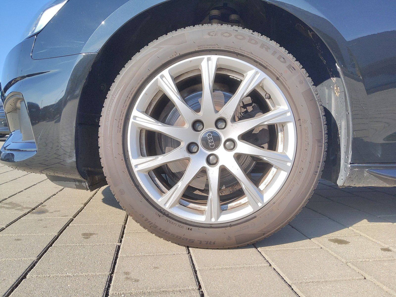 Audi A4 2023 г. Чёрный, пробег 46890 км