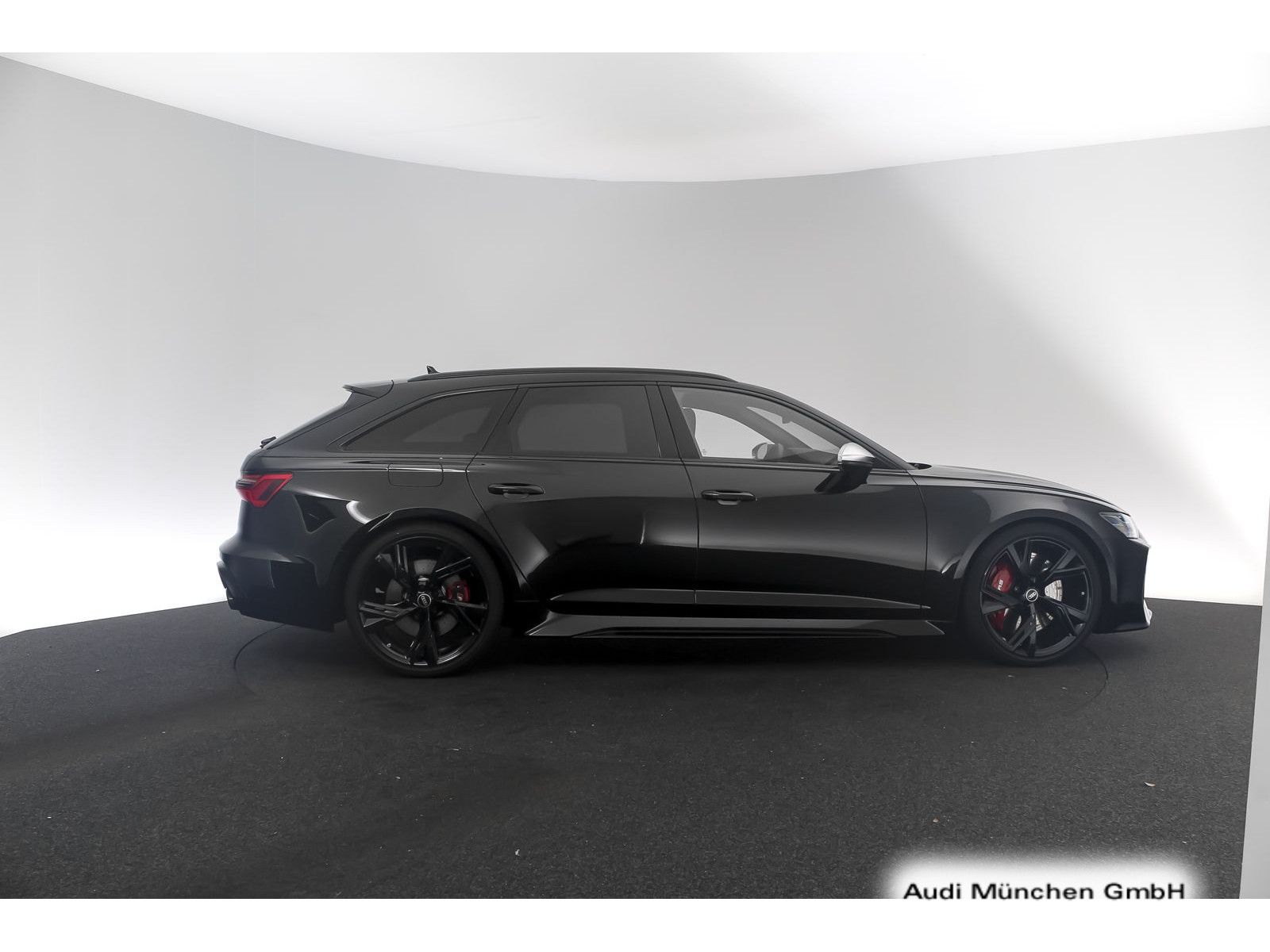 Audi RS6 2024 г. Чёрный, пробег 30246 км