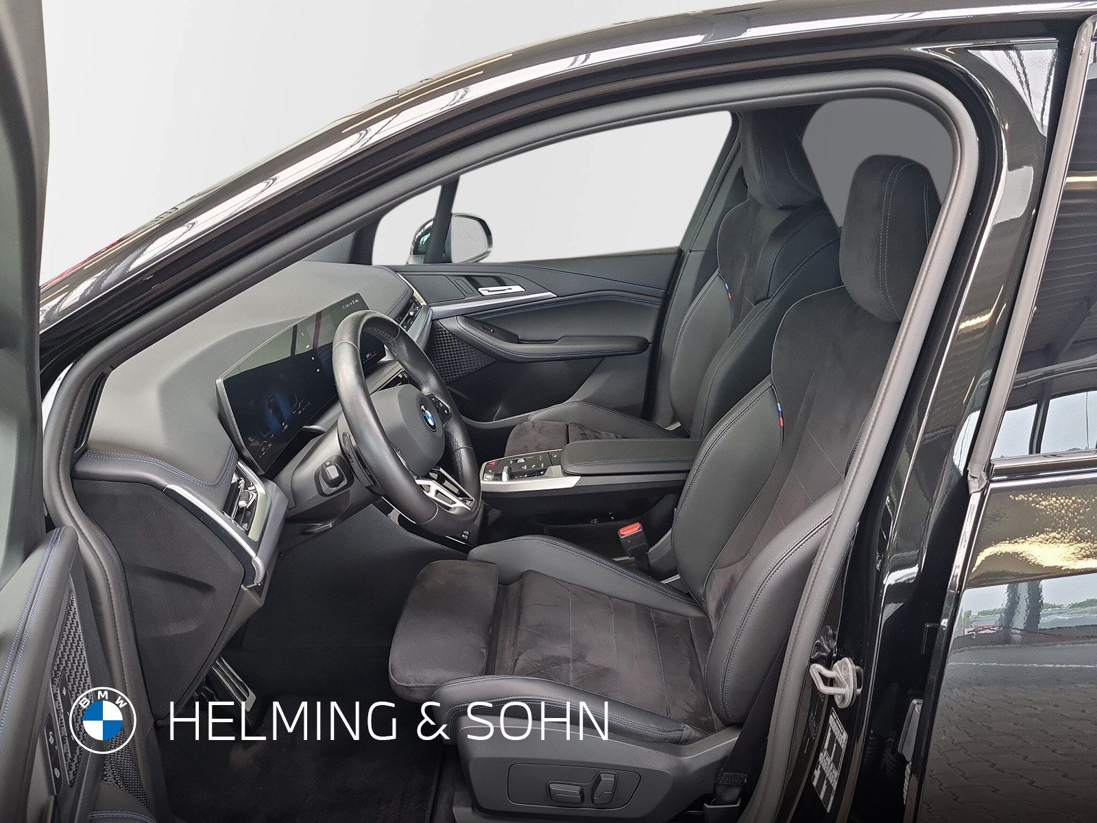 BMW 218 ACTIVE TOURER 2024 г. Чёрный, пробег 28150 км