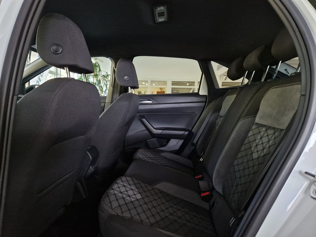 Volkswagen Taigo 2023 г. Белый, пробег 59935 км