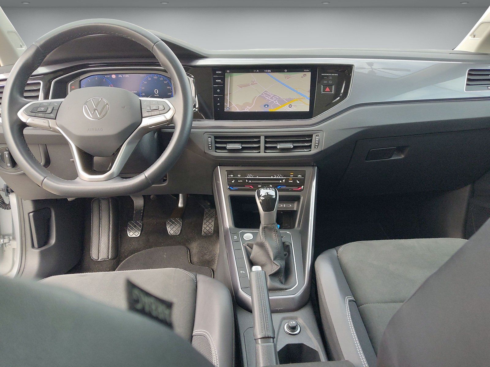 Volkswagen Polo 2024 г. Серебристый, пробег 47000 км