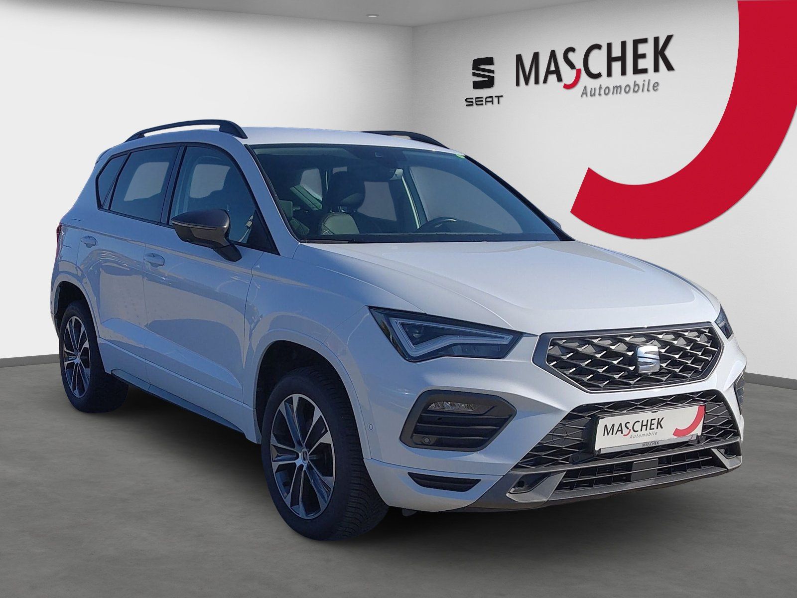 SEAT Ateca 2023 г. Белый, пробег 54100 км