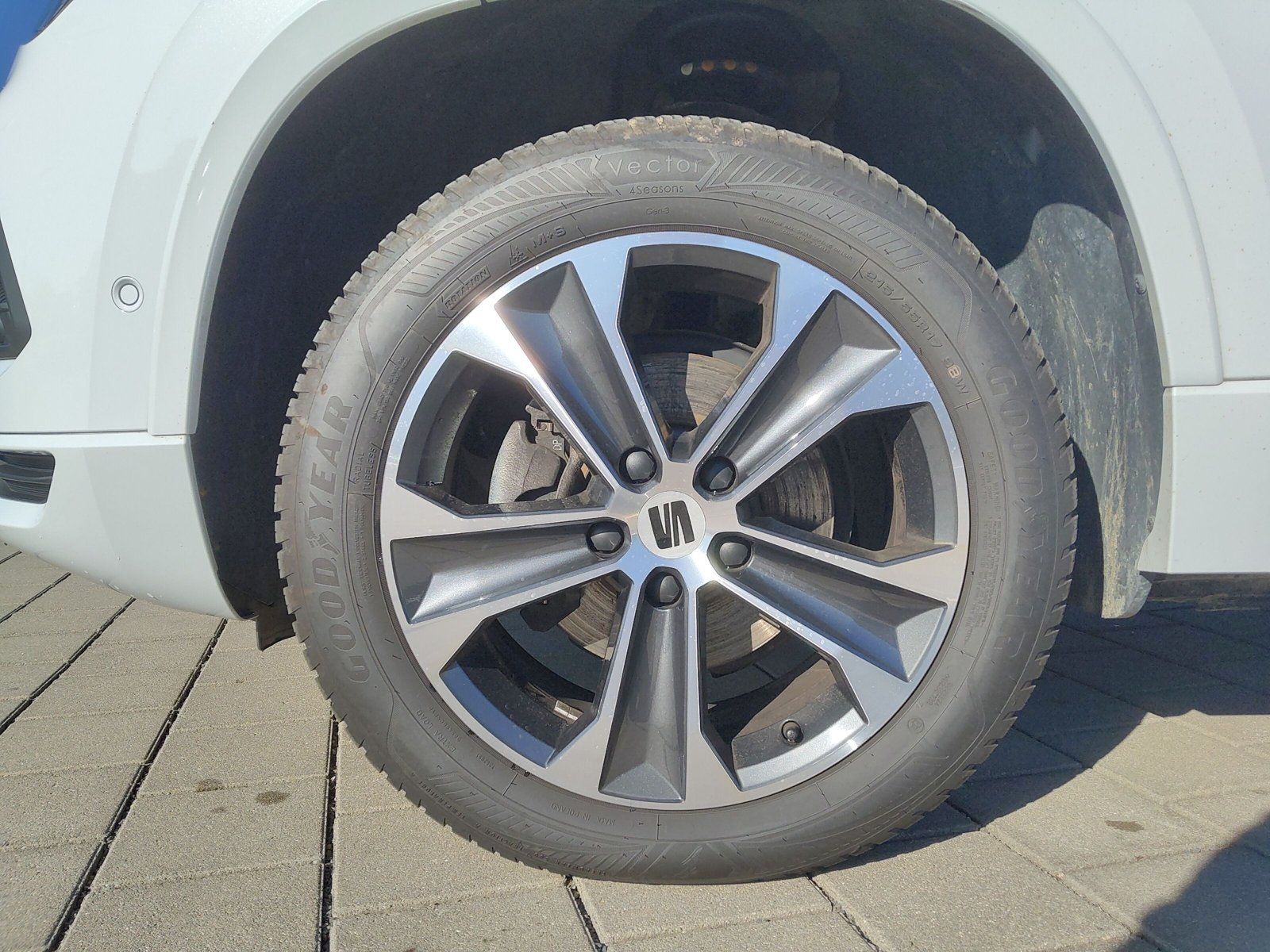 SEAT Ateca 2023 г. Белый, пробег 54100 км