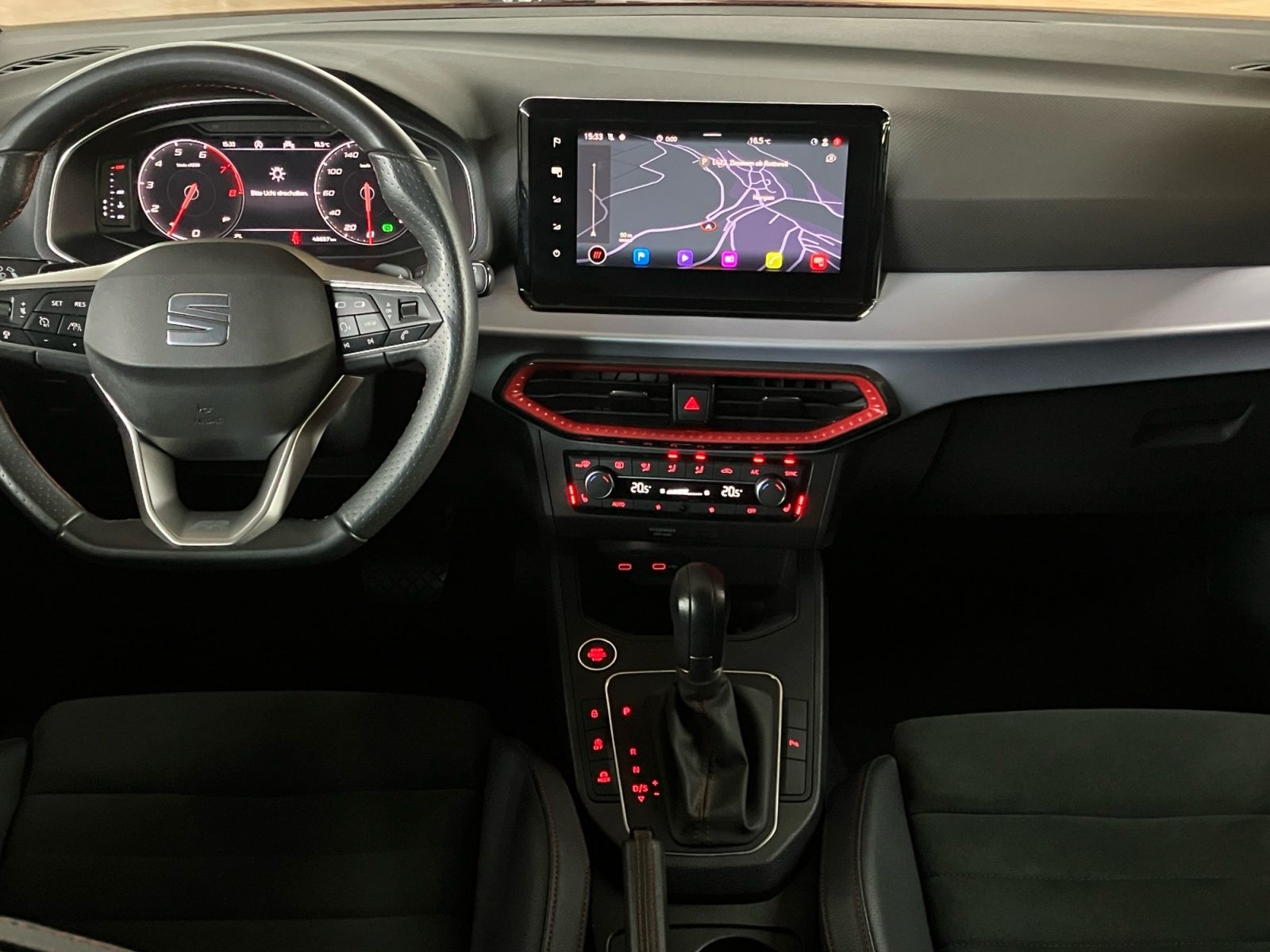 SEAT Ibiza 2022 г. Красный, пробег 48700 км