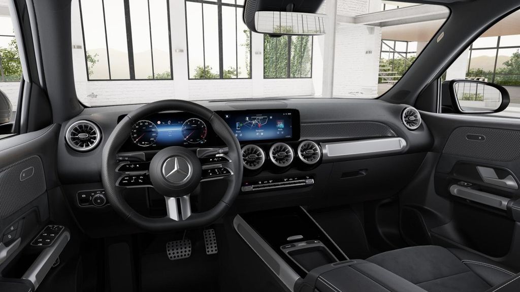 Mercedes-Benz GLB 180 2026 г. Серый, пробег 9779 км