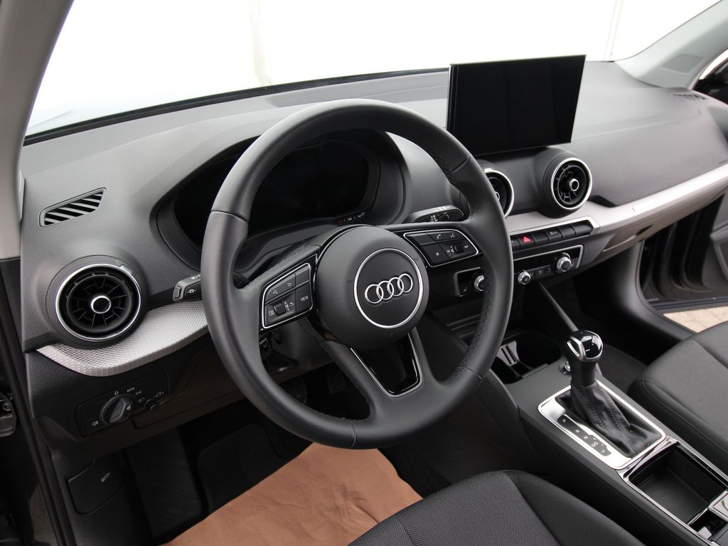 Audi Q2 2024 г. Серый, пробег 23151 км
