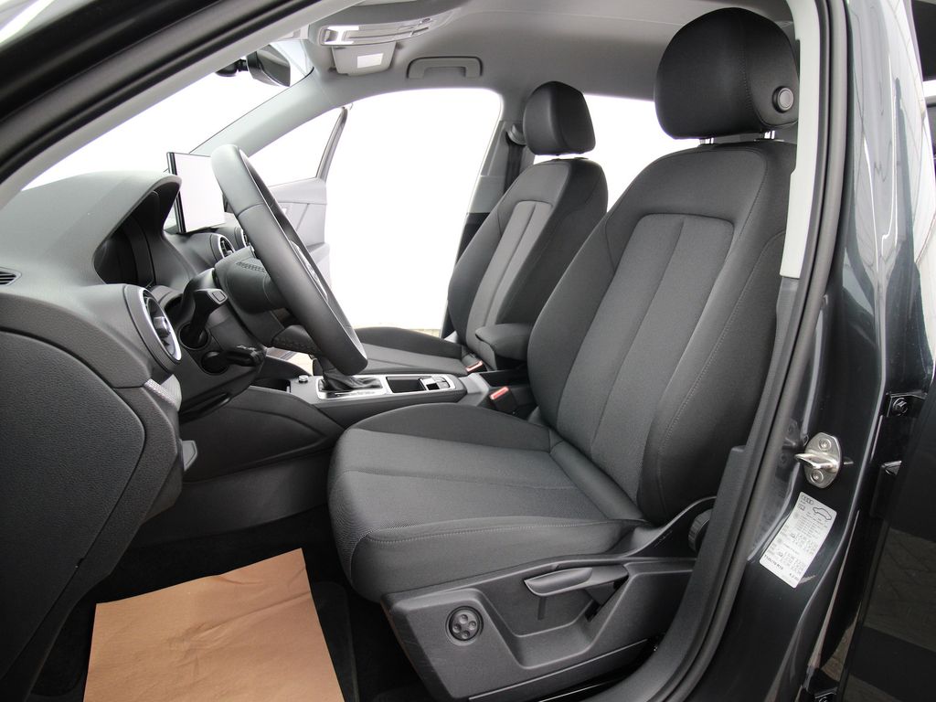 Audi Q2 2024 г. Серый, пробег 23151 км