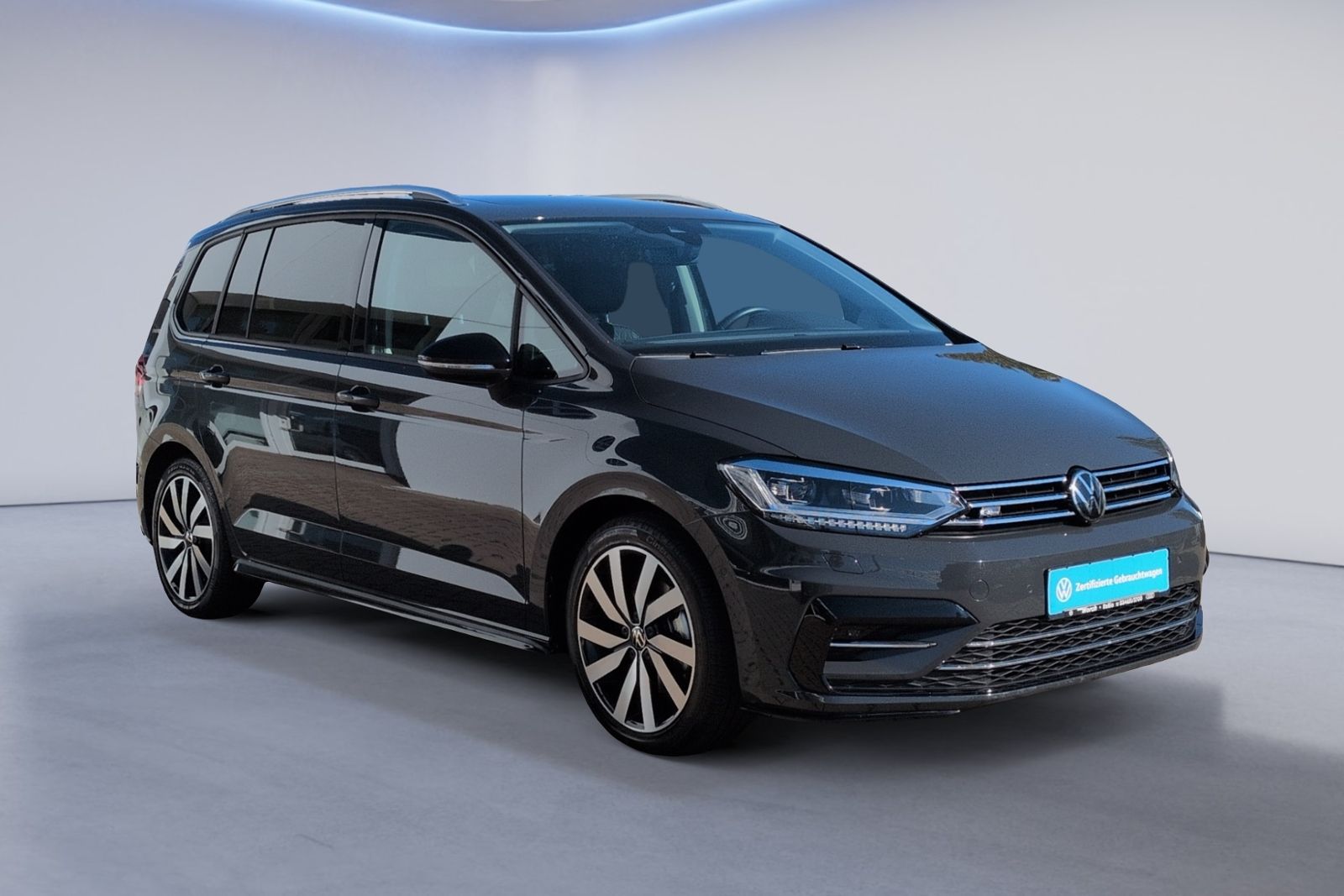 Volkswagen Touran 2026 г. Серый, пробег 8357 км