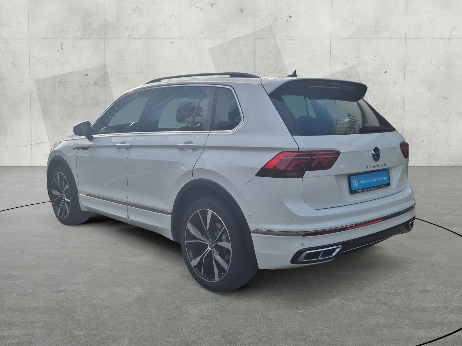 Volkswagen Tiguan 2023 г. Белый, пробег 55061 км