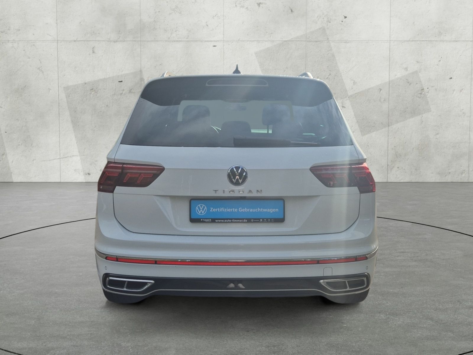 Volkswagen Tiguan 2023 г. Белый, пробег 55061 км