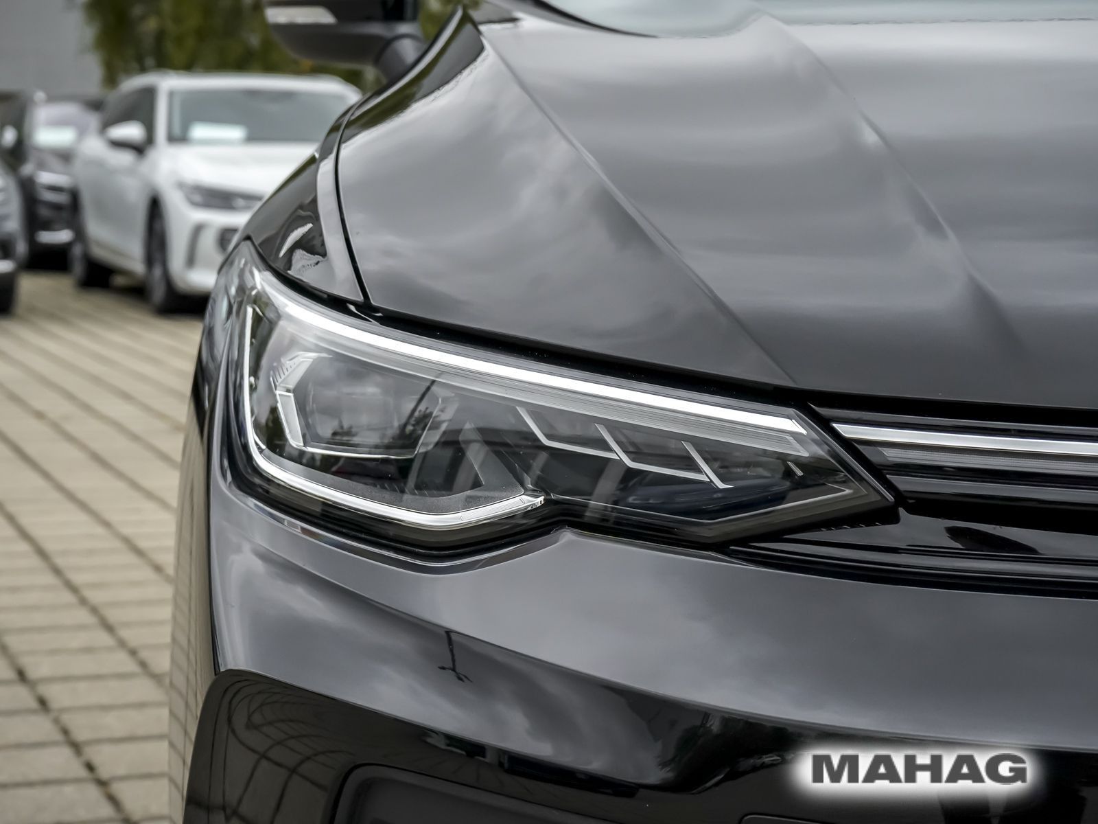 Volkswagen Golf 2024 г. Чёрный, пробег 9704 км