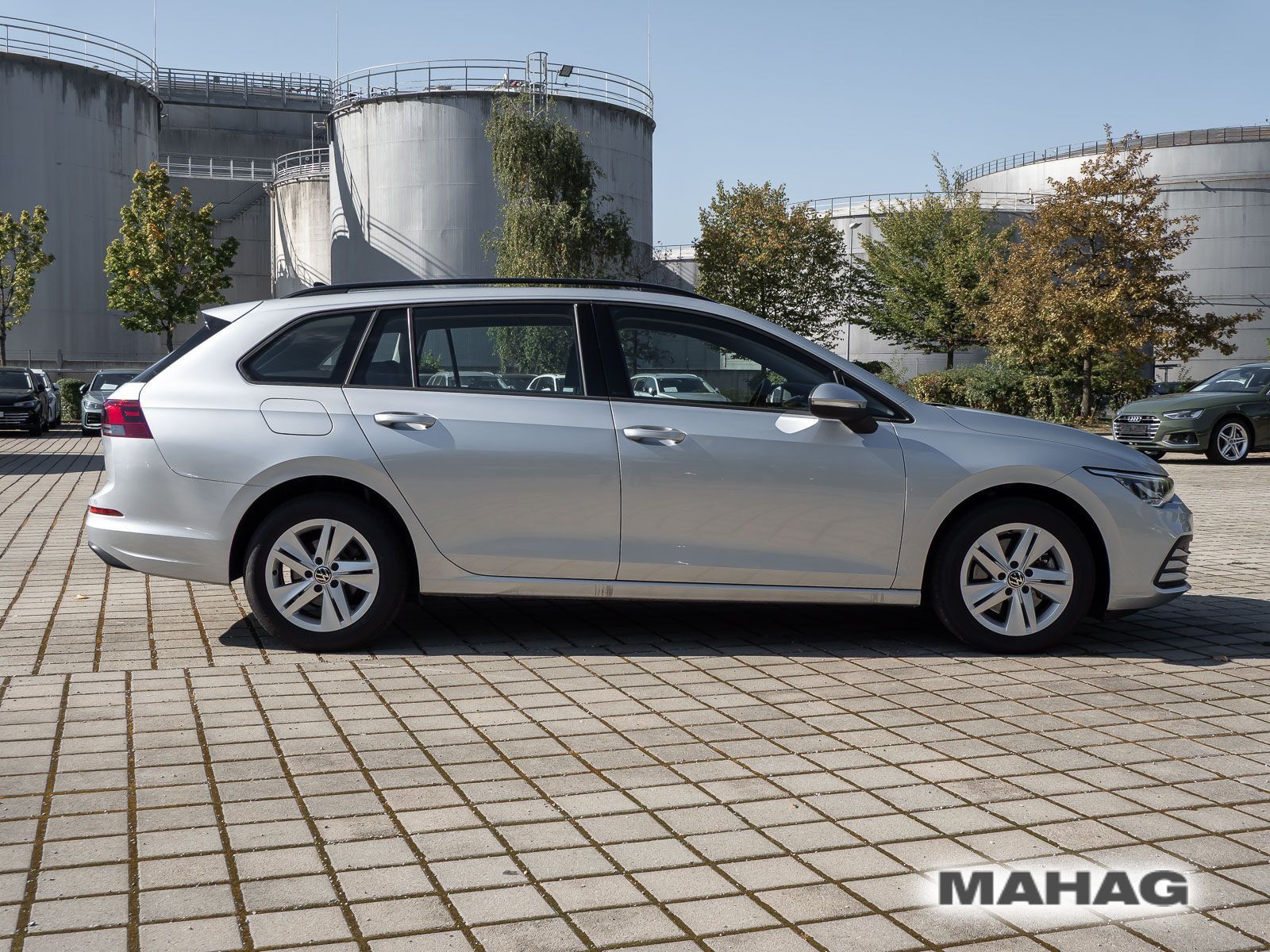 Volkswagen Golf 2023 г. Серебристый, пробег 55626 км