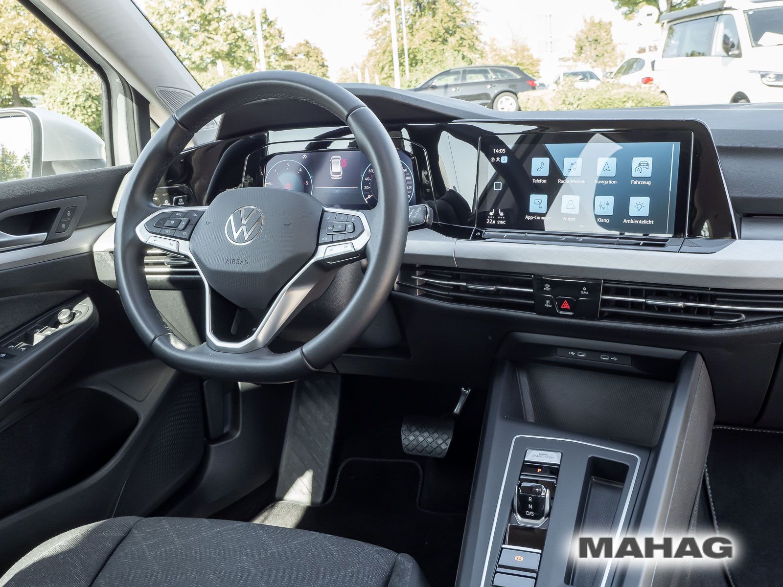 Volkswagen Golf 2023 г. Серебристый, пробег 55626 км