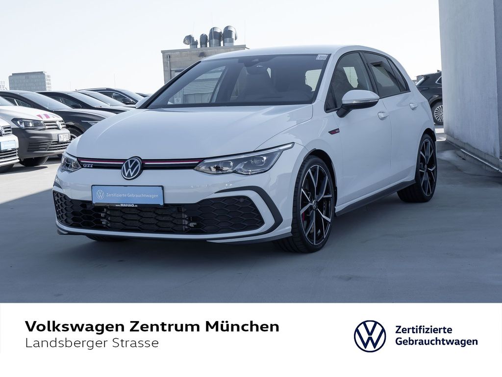 Volkswagen Golf 2023 г. Белый, пробег 26400 км