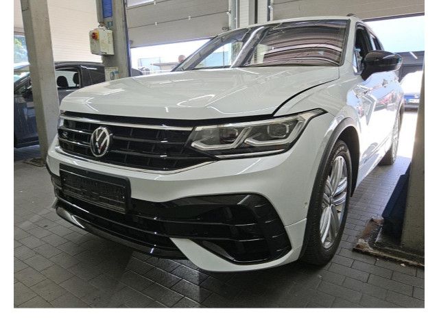 Volkswagen Tiguan 2021 г. Белый, пробег 43734 км