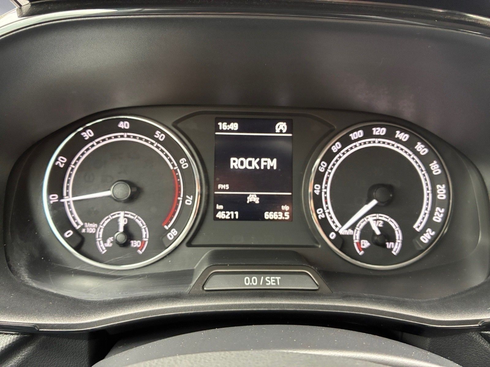 Skoda Fabia 2022 г. Серебристый, пробег 46250 км