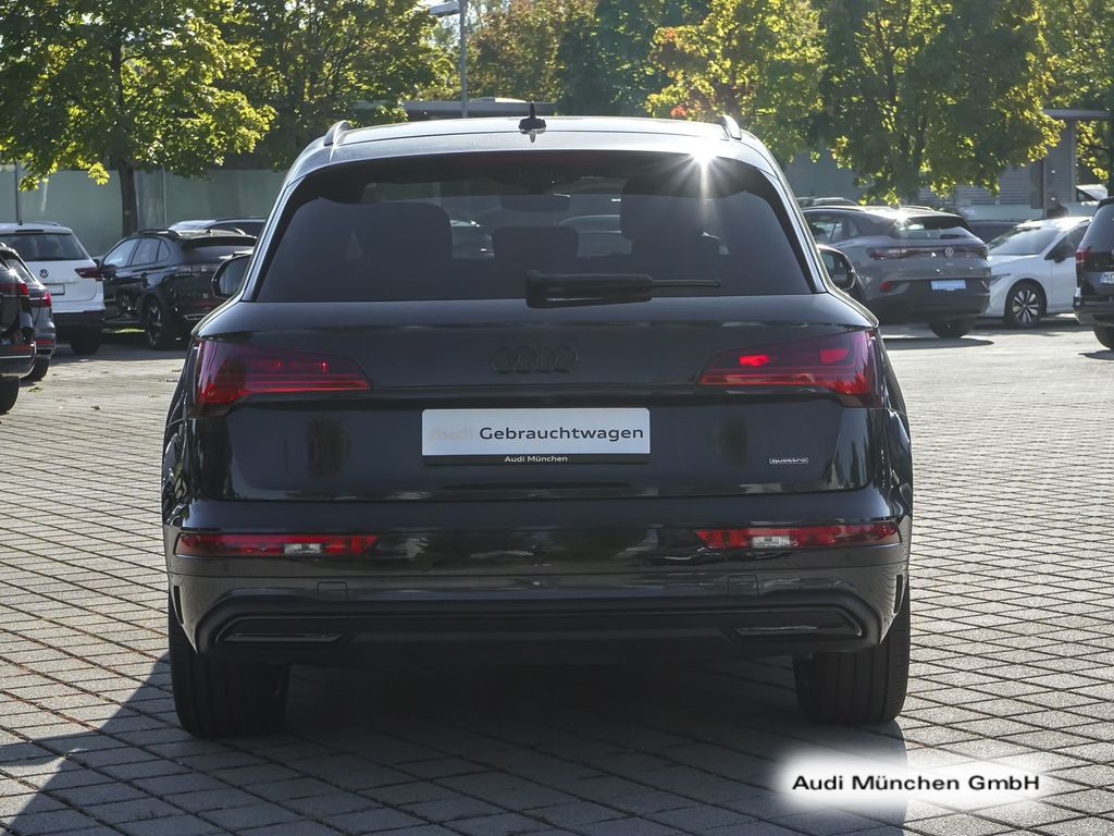 Audi Q5 2023 г. Чёрный, пробег 52990 км
