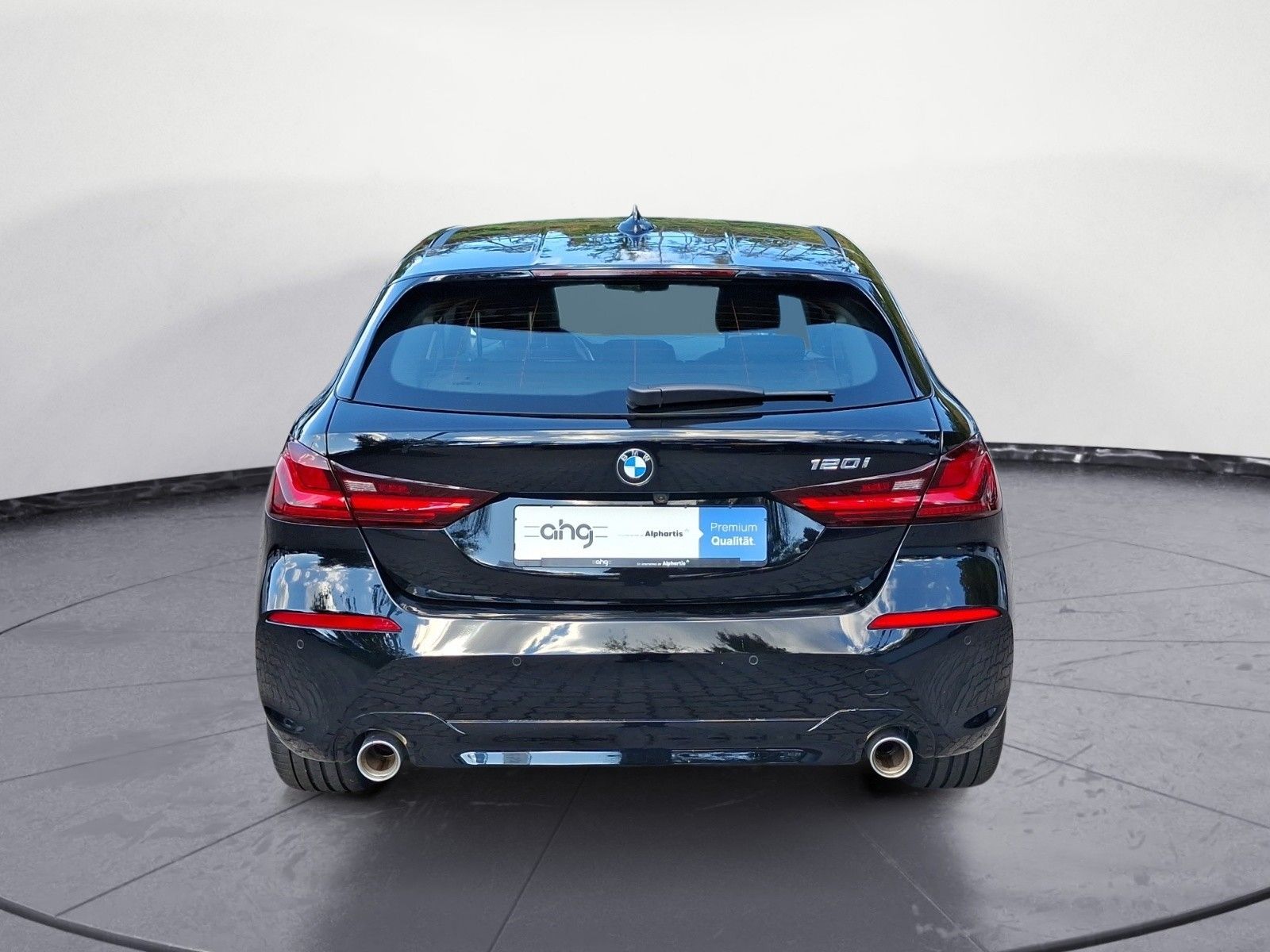 BMW 120 2023 г. Чёрный, пробег 43117 км