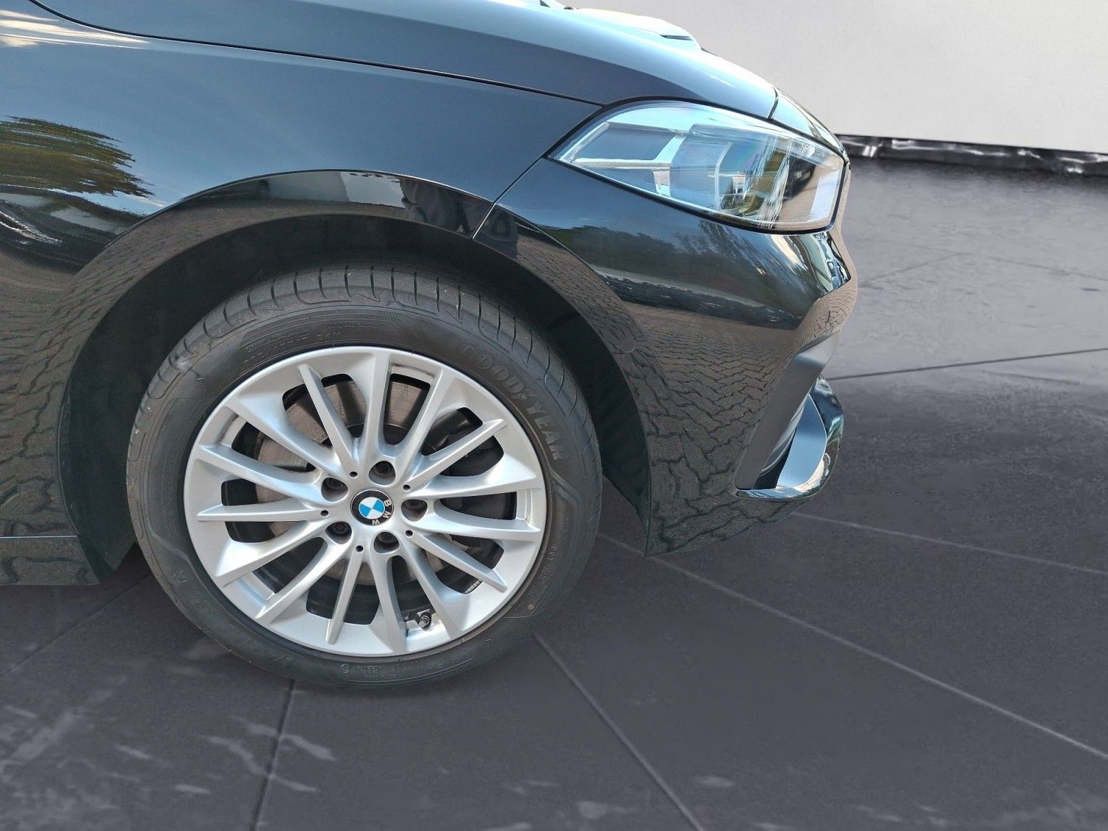BMW 120 2023 г. Чёрный, пробег 43117 км