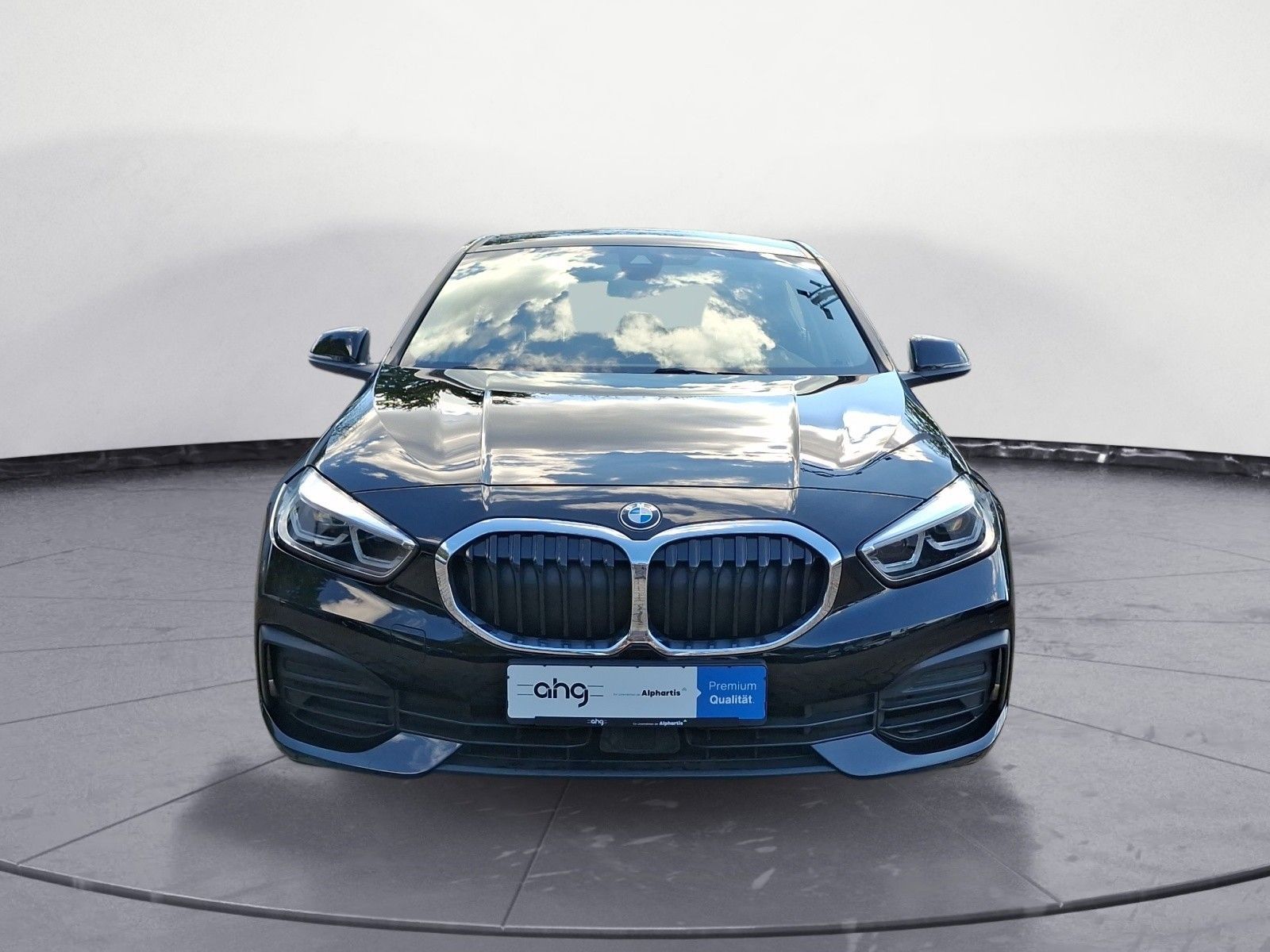 BMW 120 2023 г. Чёрный, пробег 43117 км