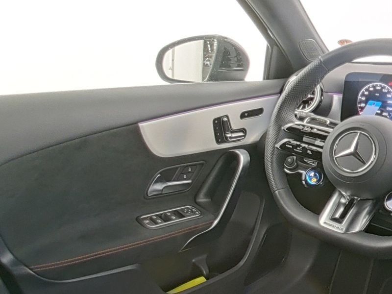 Mercedes-Benz A 35 AMG 2025 г. Чёрный, пробег 17973 км